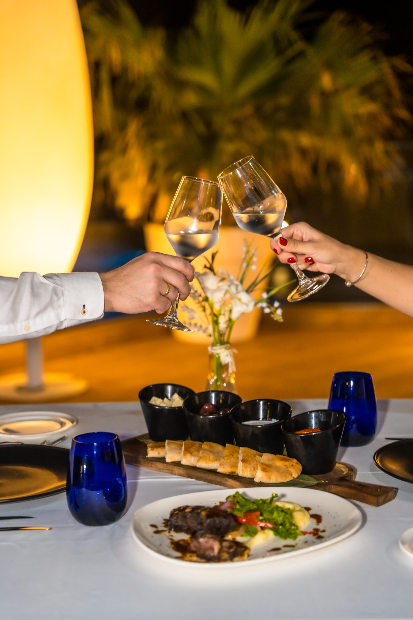 Closeup Vertical Photo Couple Toasting Romantic Night Dinner.jpg Scaled