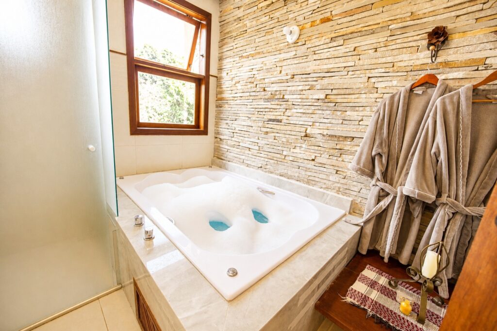 Sauna, hidromassagem e piscina aquecida: três experiências que transformam sua hospedagem no TERRAVIVA whatsapp image 2026 06 30 at 12.43.29
